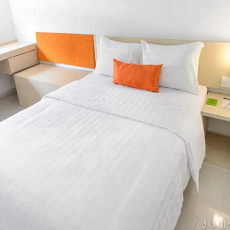 Zuri Express Mangga Dua Hotel Jakarta Room photo