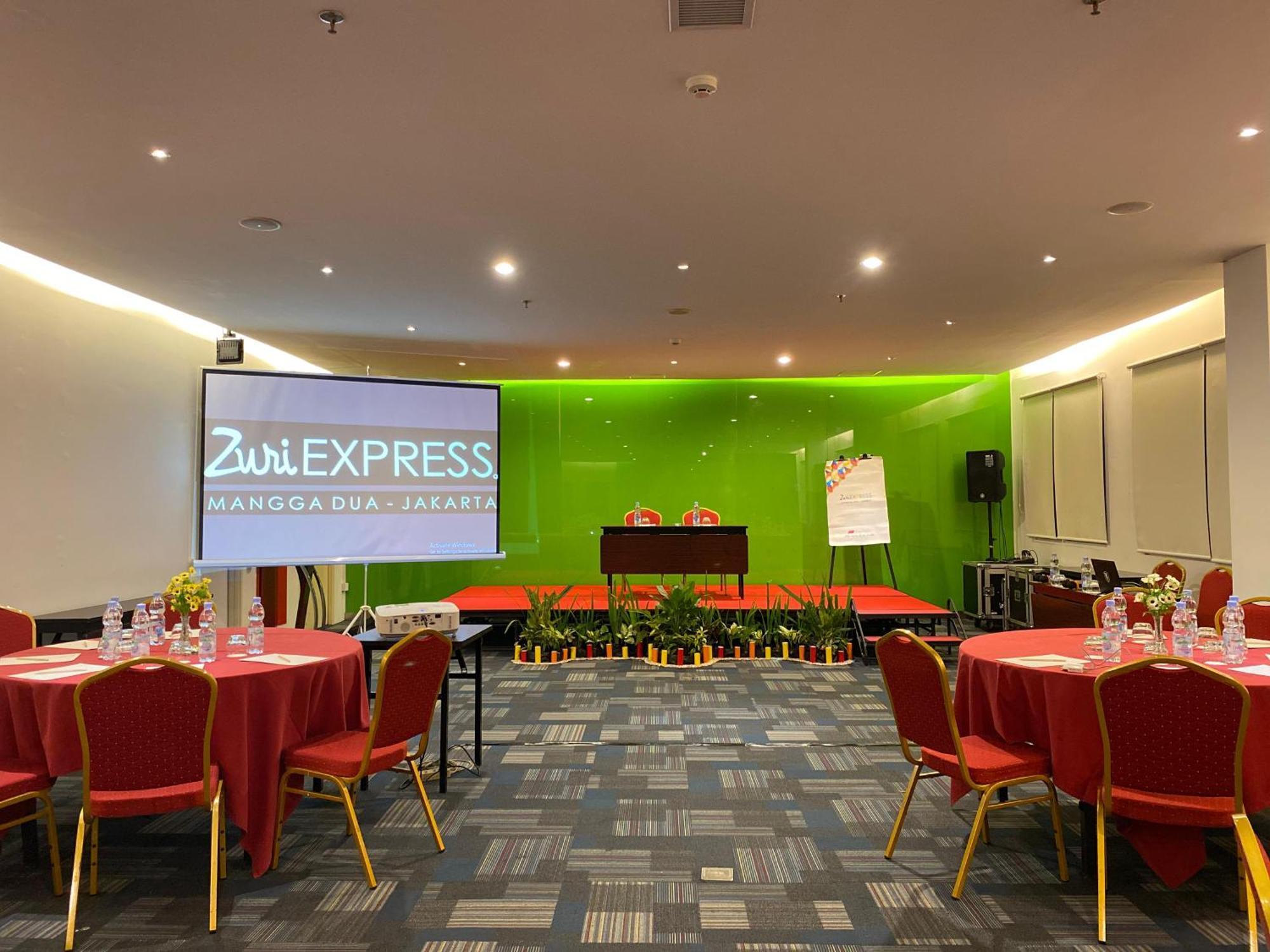 Hotel Zuri Express Mangga Dua 3*